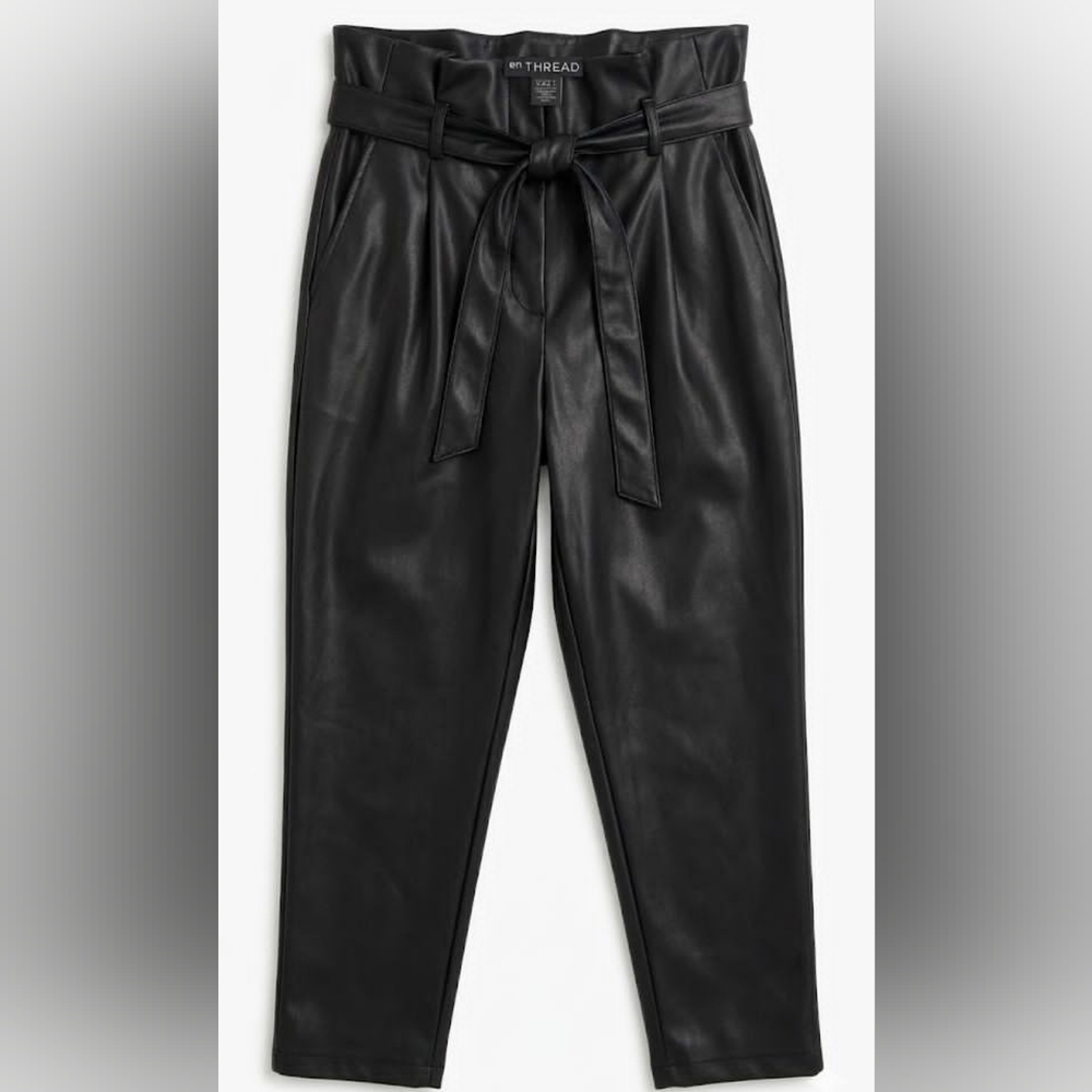 en THREAD Black Vegan Leather Paperbag Waist Pants SIze M